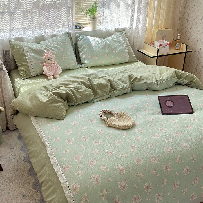 91家纺网 家纺一手货源 找家纺 罗亿家纺 2025新款云感双层纱全棉纯棉镂空花边四件套 梦境-奶油气泡