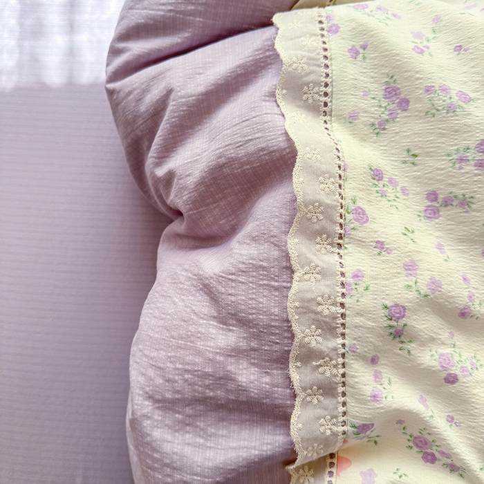 91家纺网 家纺一手货源 找家纺 罗亿家纺 2025新款云感双层纱全棉纯棉镂空花边四件套 梦境-思念女孩