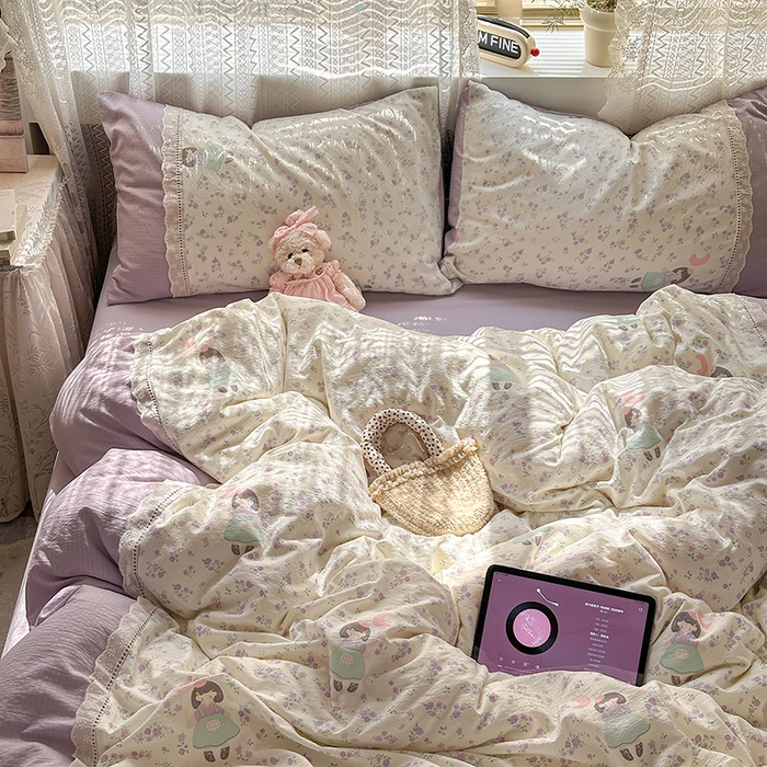 91家纺网 家纺一手货源 找家纺 罗亿家纺 2025新款云感双层纱全棉纯棉镂空花边四件套 梦境-思念女孩