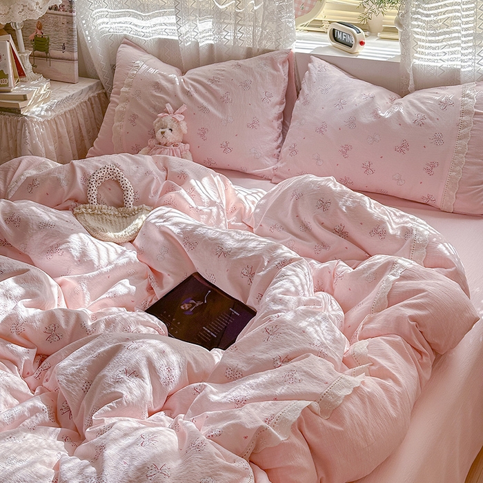 91家纺网 家纺一手货源 找家纺 罗亿家纺 2025新款云感双层纱全棉纯棉镂空花边四件套 梦境-心愿