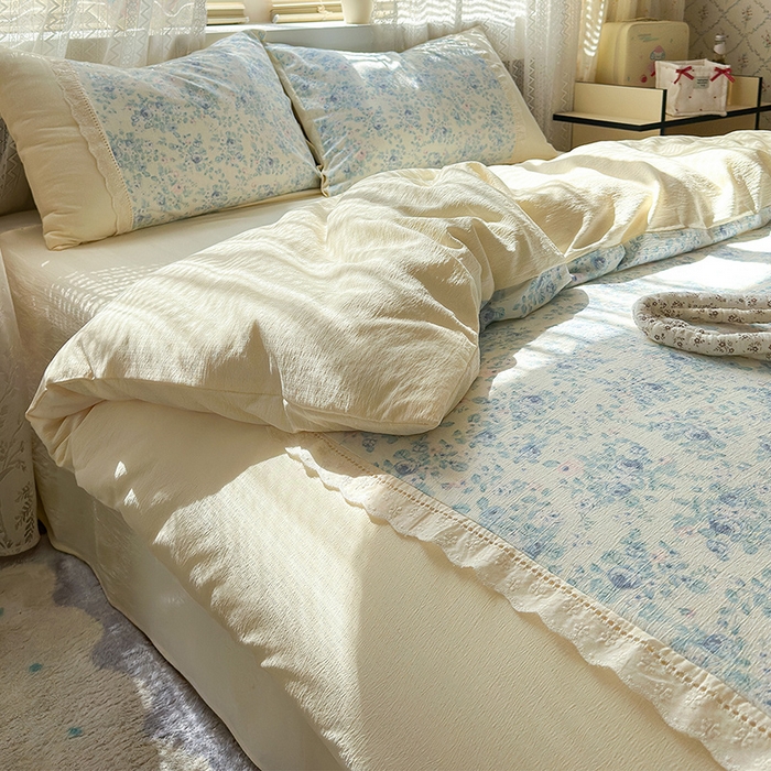 91家纺网 家纺一手货源 找家纺 罗亿家纺 2025新款云感双层纱全棉纯棉镂空花边四件套 梦境-花信风