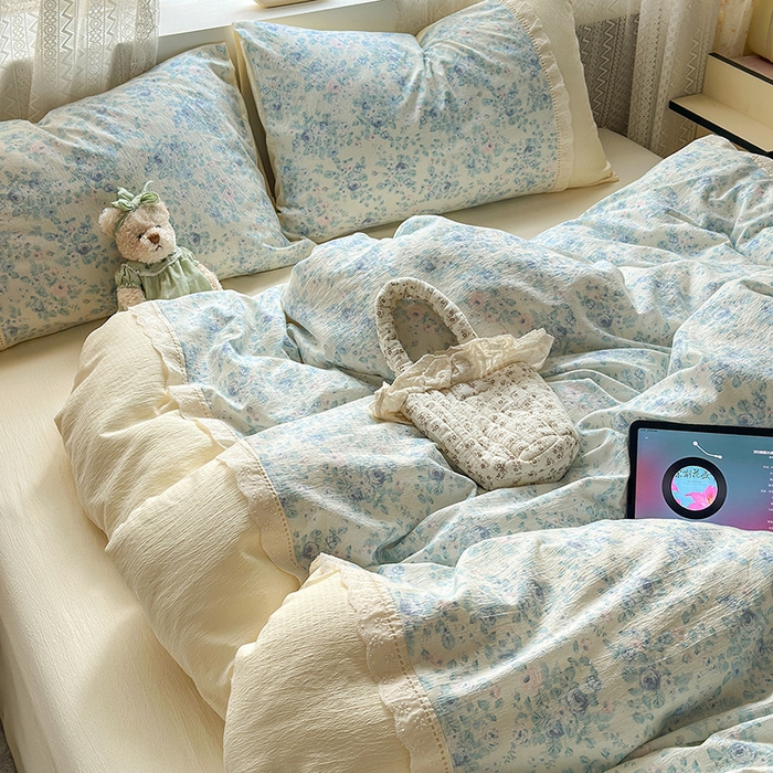 91家纺网 家纺一手货源 找家纺 罗亿家纺 2025新款云感双层纱全棉纯棉镂空花边四件套 梦境-花信风