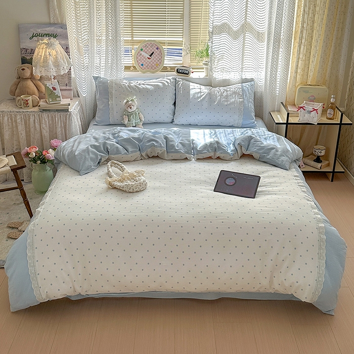 91家纺网 家纺一手货源 找家纺 罗亿家纺 2025新款云感双层纱全棉纯棉镂空花边四件套 梦境-海盐汤圆