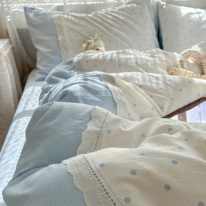 91家纺网 家纺一手货源 找家纺 罗亿家纺 2025新款云感双层纱全棉纯棉镂空花边四件套 梦境-海盐汤圆