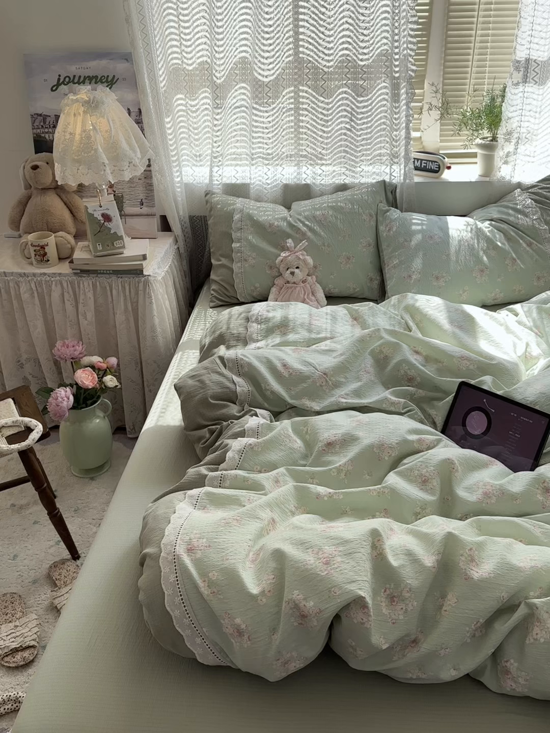 91家纺网 家纺一手货源 找家纺 罗亿家纺 2025新款云感双层纱全棉纯棉镂空花边四件套 梦境-奶油气泡