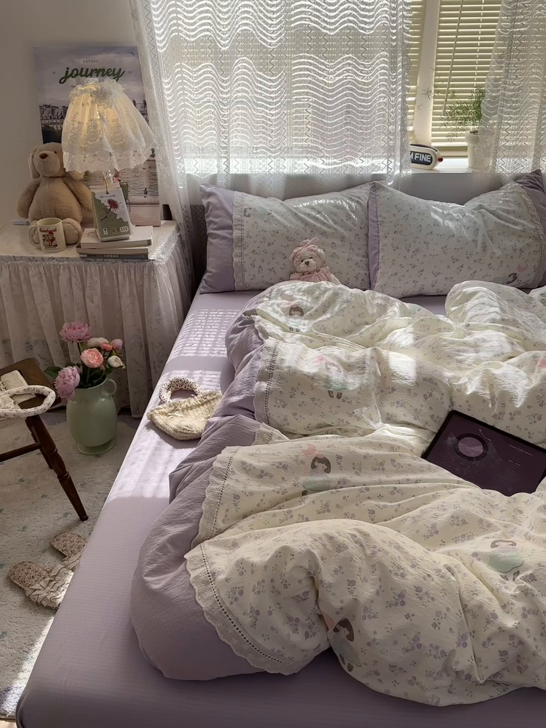 91家纺网 家纺一手货源 找家纺 罗亿家纺 2025新款云感双层纱全棉纯棉镂空花边四件套 梦境-思念女孩