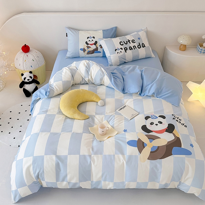 91家纺网 家纺一手货源 找家纺 RYB红黄兰 开学季2025新款ins设计师原创大版卡通数码印花40s全棉纯棉四件套-场景二 太空熊猫