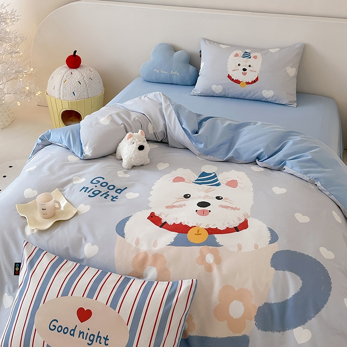 91家纺网 家纺一手货源 找家纺 RYB红黄兰 开学季2025新款ins设计师原创大版卡通数码印花40s全棉纯棉四件套-场景二 爱心西高地