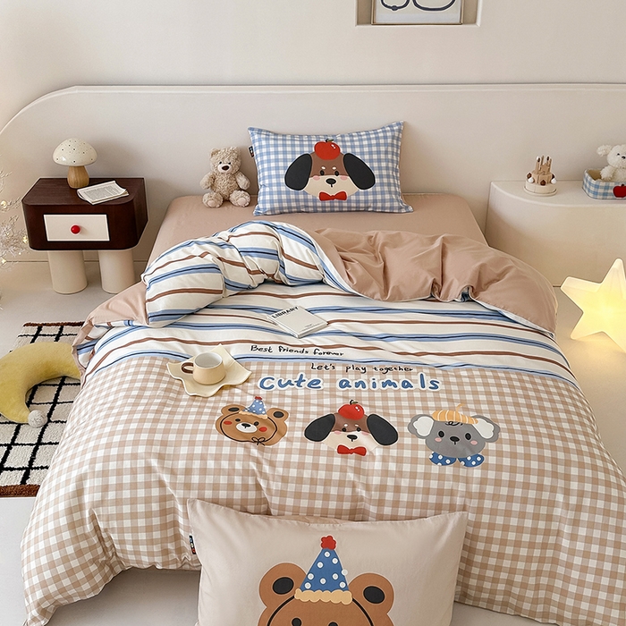 91家纺网 家纺一手货源 找家纺 （总）RYB红黄兰 开学季2025新款ins设计师原创大版卡通数码印花40s全棉纯棉四件套-场景二