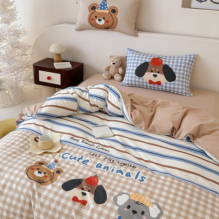 91家纺网 家纺一手货源 找家纺 RYB红黄兰 开学季2025新款ins设计师原创大版卡通数码印花40s全棉纯棉四件套-场景二 趣味小伙伴