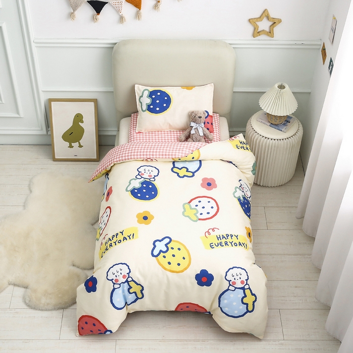 91家纺网 家纺一手货源 找家纺 吉咪兔家纺 2025新款全棉纯棉幼儿园三件套儿童被褥六件套宝宝午睡入园婴儿床床上用品 奶油草莓