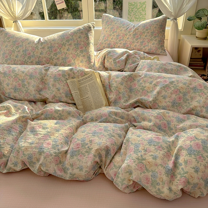 91家纺网 家纺一手货源 找家纺 耀达家居 2025新款木棉A类有氧双层纱四件套小清新碎花床单宿舍三件套 情书