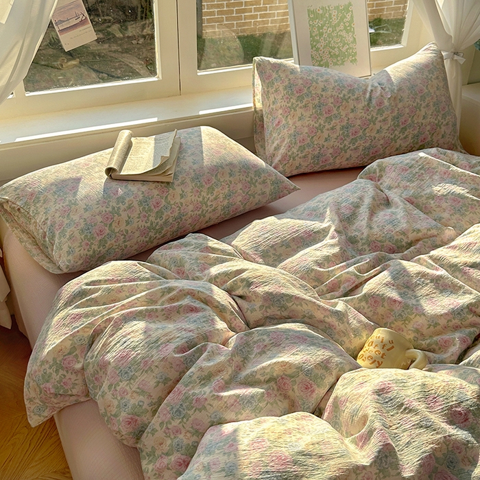 91家纺网 家纺一手货源 找家纺 耀达家居 2025新款木棉A类有氧双层纱四件套小清新碎花床单宿舍三件套 情书