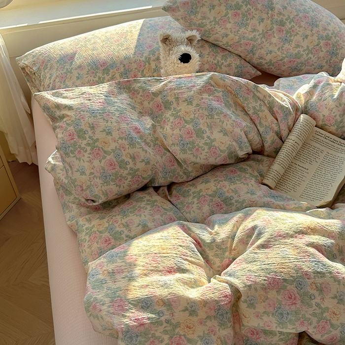 91家纺网 家纺一手货源 找家纺 耀达家居 2025新款木棉A类有氧双层纱四件套小清新碎花床单宿舍三件套 情书