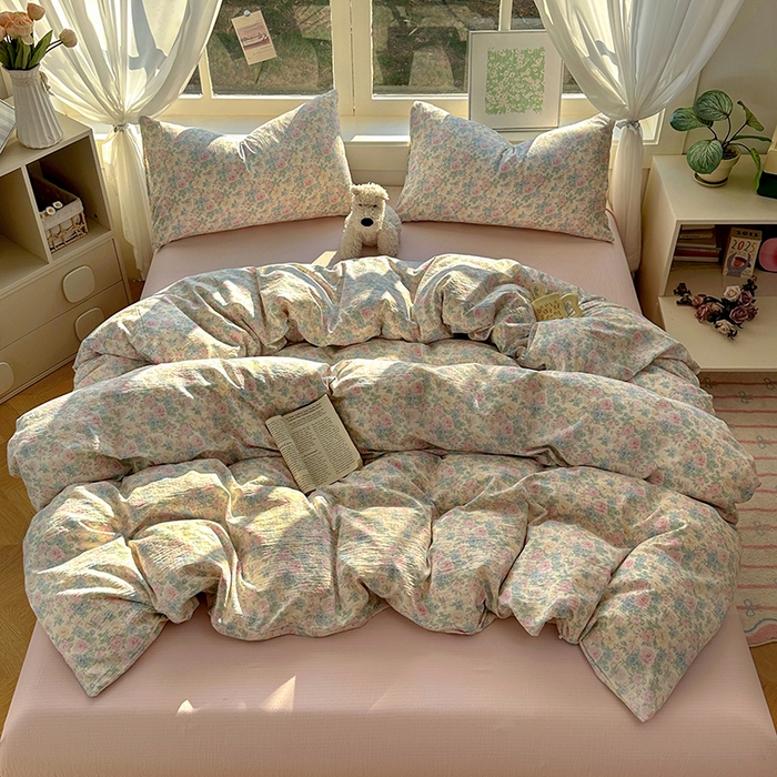 91家纺网 家纺一手货源 找家纺 耀达家居 2025新款木棉A类有氧双层纱四件套小清新碎花床单宿舍三件套 情书