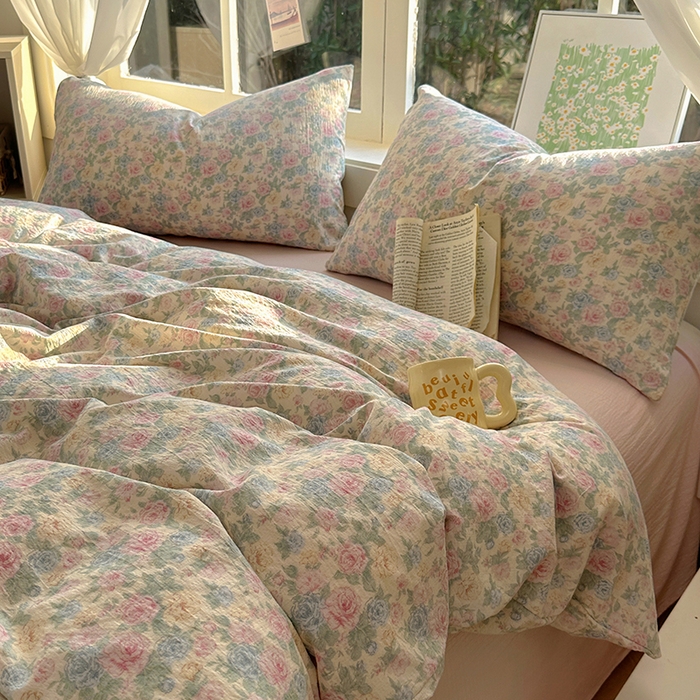 91家纺网 家纺一手货源 找家纺 耀达家居 2025新款木棉A类有氧双层纱四件套小清新碎花床单宿舍三件套 情书