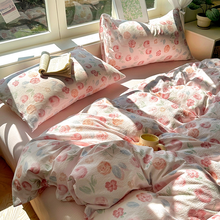 91家纺网 家纺一手货源 找家纺 耀达家居 2025新款木棉A类有氧双层纱四件套小清新碎花床单宿舍三件套 微醺