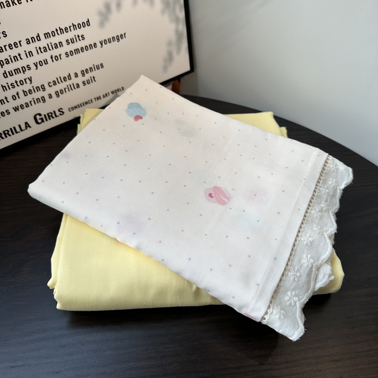 91家纺网 家纺一手货源 找家纺 麦伦家居 2025新款全棉双层纱镂空花边夏被夏凉被空调被-系列二爱心冰激凌黄