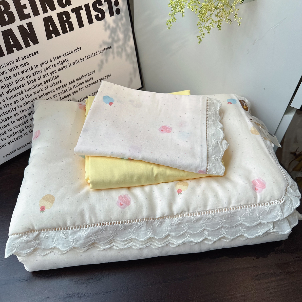 91家纺网 家纺一手货源 找家纺 麦伦家居 2025新款全棉双层纱镂空花边夏被夏凉被空调被-系列二爱心冰激凌黄