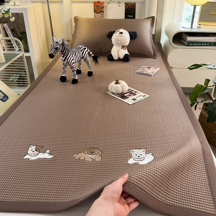 91家纺网 家纺一手货源 找家纺 （总）眠多宝 2025新款凉豆豆凉感冰丝席-华夫格绣花