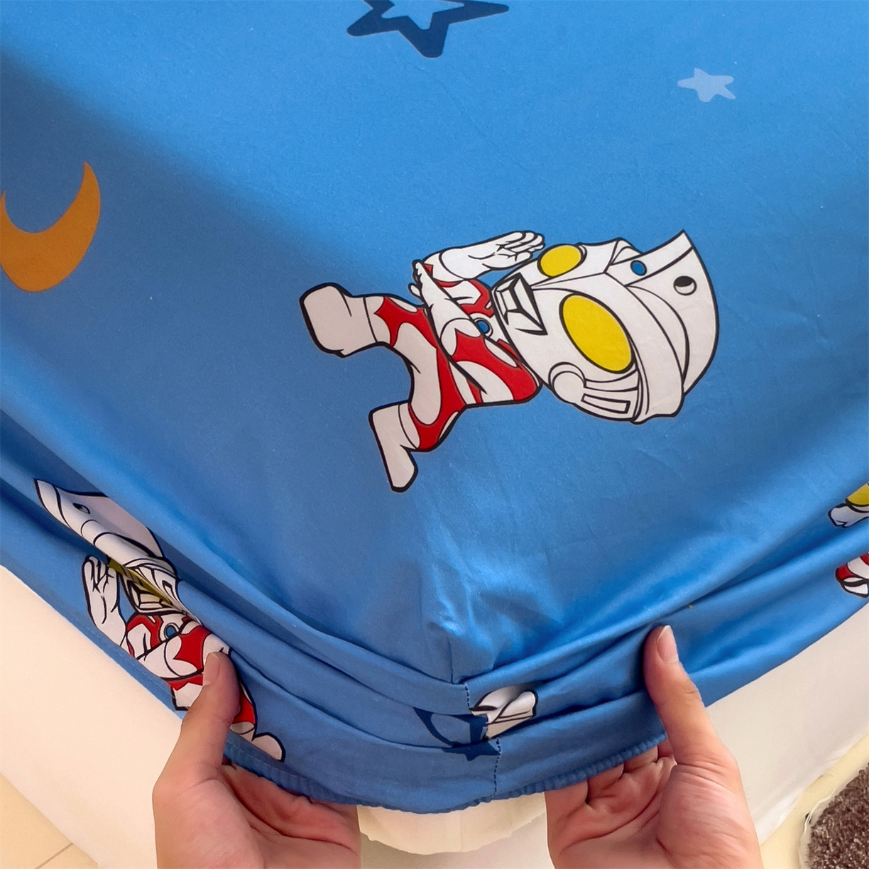 91家纺网 家纺一手货源 找家纺 （总）名兮家居 2025新款全棉纯棉13372经典奥特曼-三丽鸥成人床床笠单件单床笠【含防伪标】