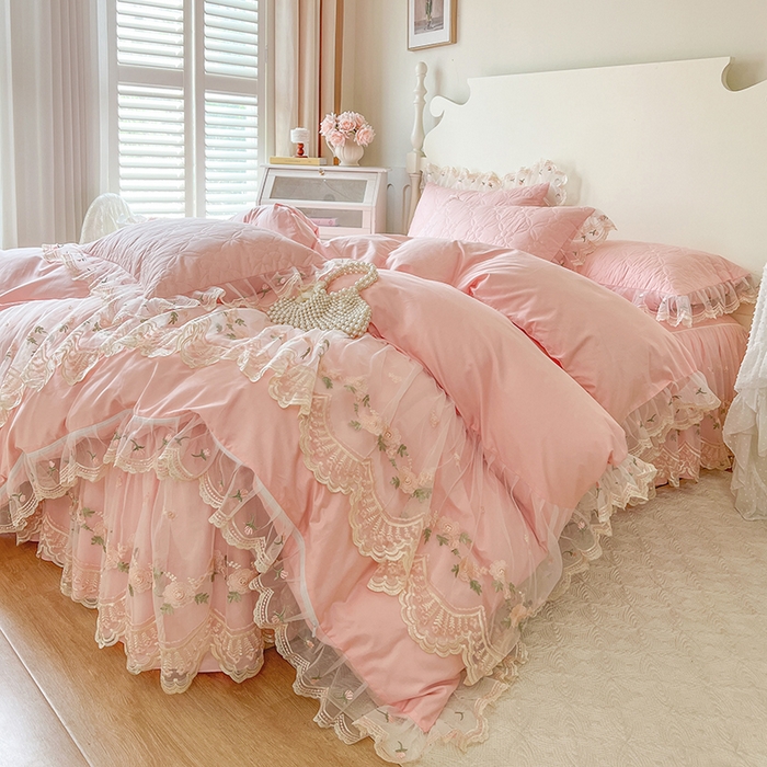 91家纺网 家纺一手货源 找家纺 网红馆 2025新款蕾丝花边全棉床裙四件套晨暮花间系列 粉色