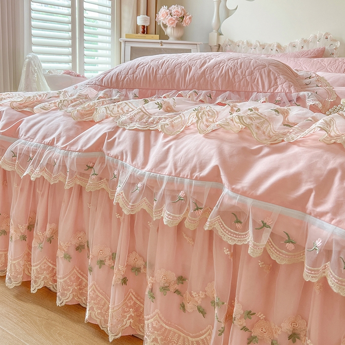 91家纺网 家纺一手货源 找家纺 网红馆 2025新款蕾丝花边全棉床裙四件套晨暮花间系列 粉色