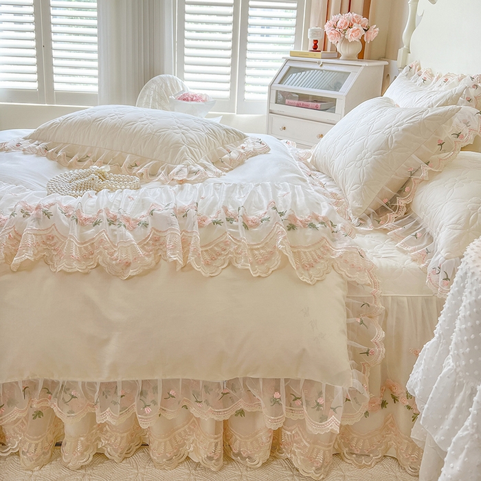 91家纺网 家纺一手货源 找家纺 网红馆 2025新款蕾丝花边全棉床裙四件套晨暮花间系列 米色