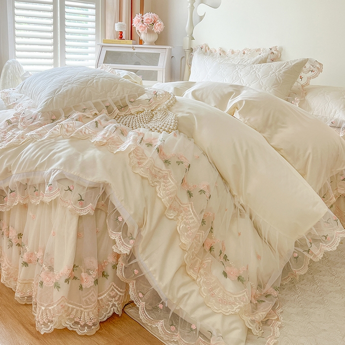 91家纺网 家纺一手货源 找家纺 网红馆 2025新款蕾丝花边全棉床裙四件套晨暮花间系列 米色