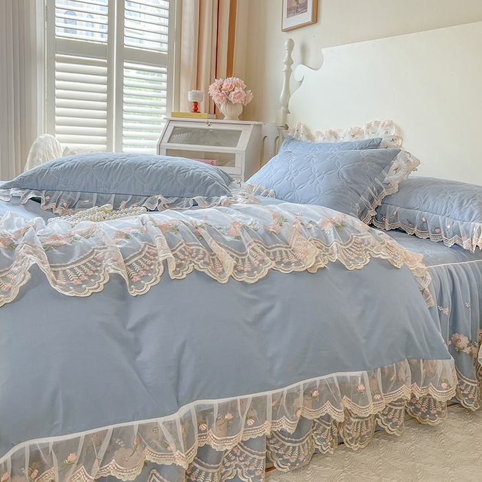 91家纺网 家纺一手货源 找家纺 网红馆 2025新款蕾丝花边全棉床裙四件套晨暮花间系列 雾蓝
