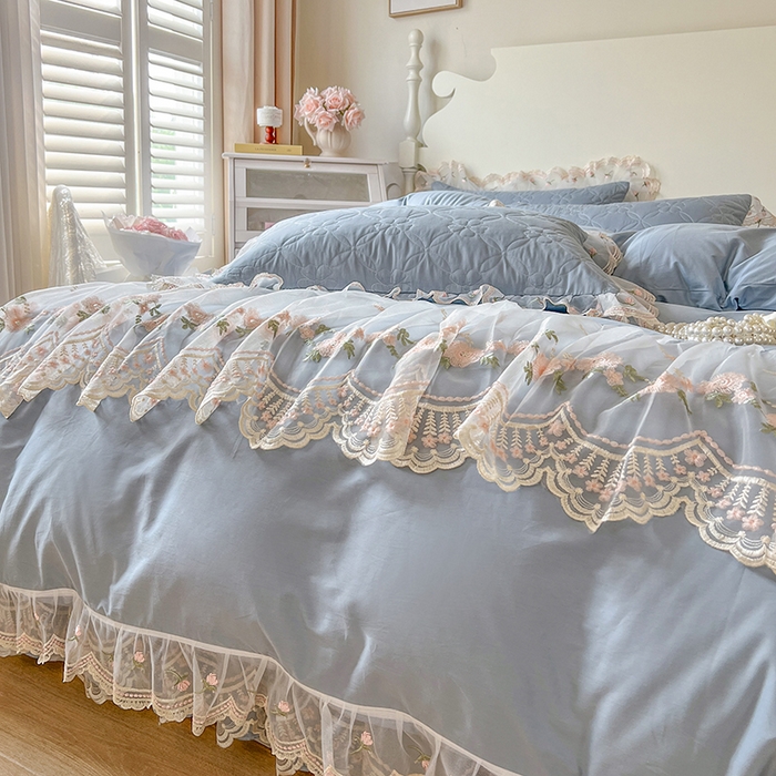 91家纺网 家纺一手货源 找家纺 网红馆 2025新款蕾丝花边全棉床裙四件套晨暮花间系列 雾蓝