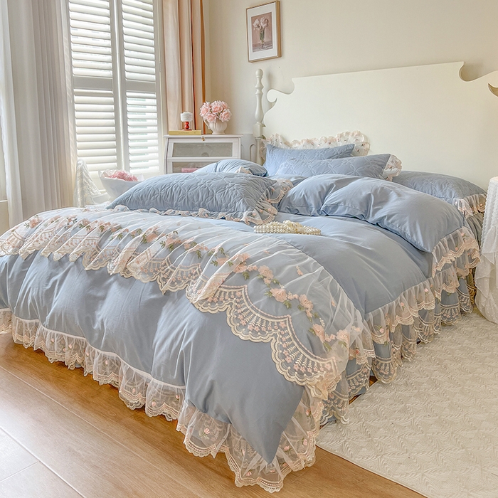 91家纺网 家纺一手货源 找家纺 网红馆 2025新款蕾丝花边全棉床裙四件套晨暮花间系列 雾蓝