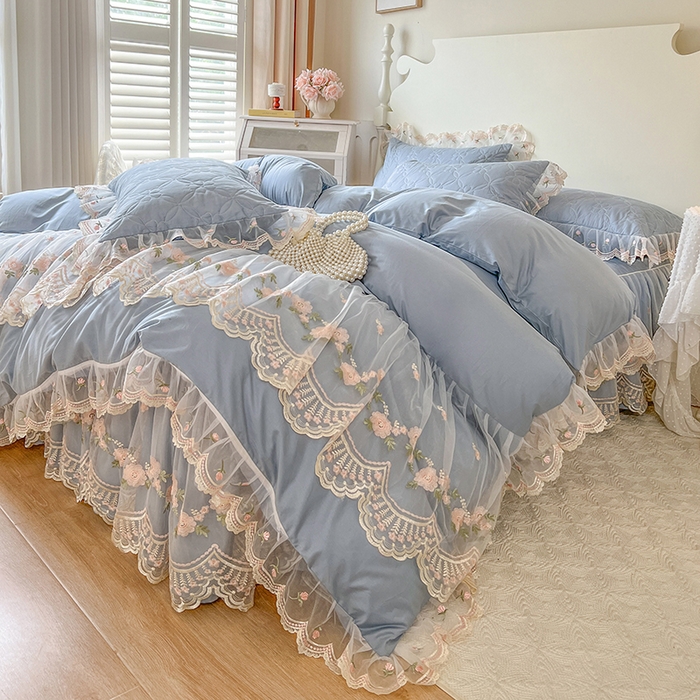 91家纺网 家纺一手货源 找家纺 网红馆 2025新款蕾丝花边全棉床裙四件套晨暮花间系列 雾蓝