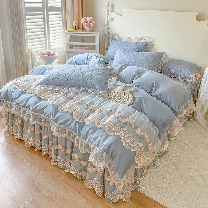 91家纺网 家纺一手货源 找家纺 网红馆 2025新款蕾丝花边全棉床裙四件套晨暮花间系列 雾蓝