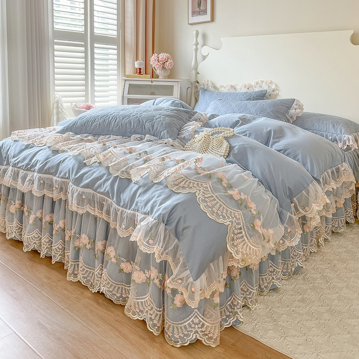 91家纺网 家纺一手货源 找家纺 网红馆 2025新款蕾丝花边全棉床裙四件套晨暮花间系列 雾蓝