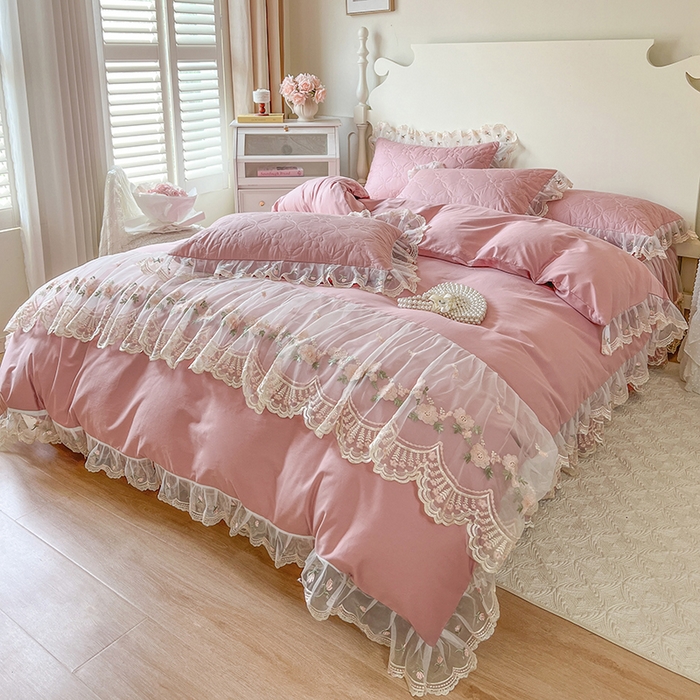 91家纺网 家纺一手货源 找家纺 网红馆 2025新款蕾丝花边全棉床裙四件套晨暮花间系列 绯红