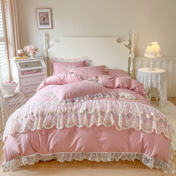 91家纺网 家纺一手货源 找家纺 网红馆 2025新款蕾丝花边全棉床裙四件套晨暮花间系列 绯红