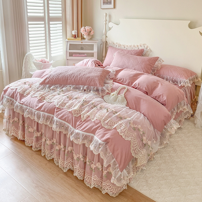 91家纺网 家纺一手货源 找家纺 网红馆 2025新款蕾丝花边全棉床裙四件套晨暮花间系列 绯红