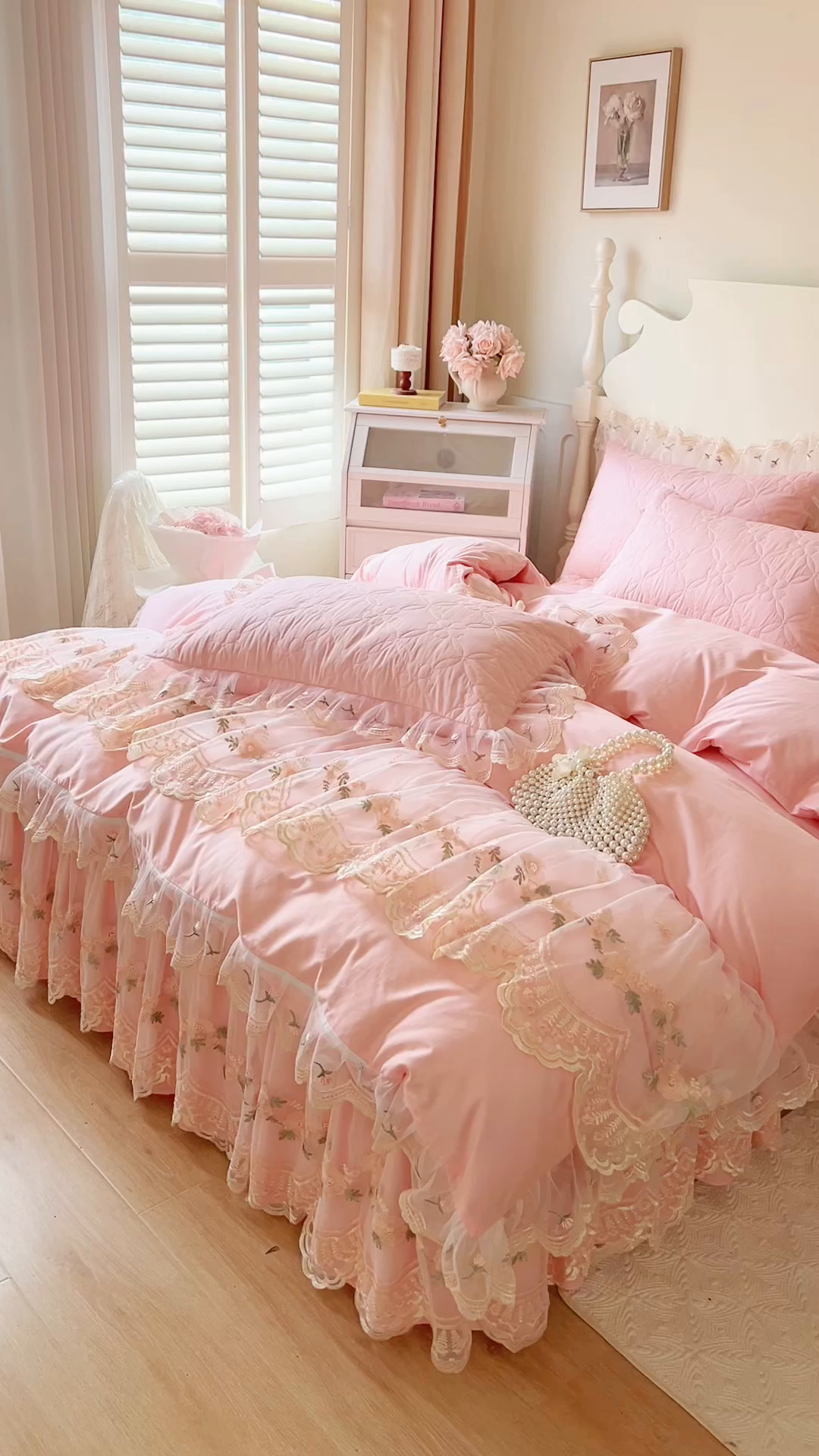 91家纺网 家纺一手货源 找家纺 网红馆 2025新款蕾丝花边全棉床裙四件套晨暮花间系列 粉色