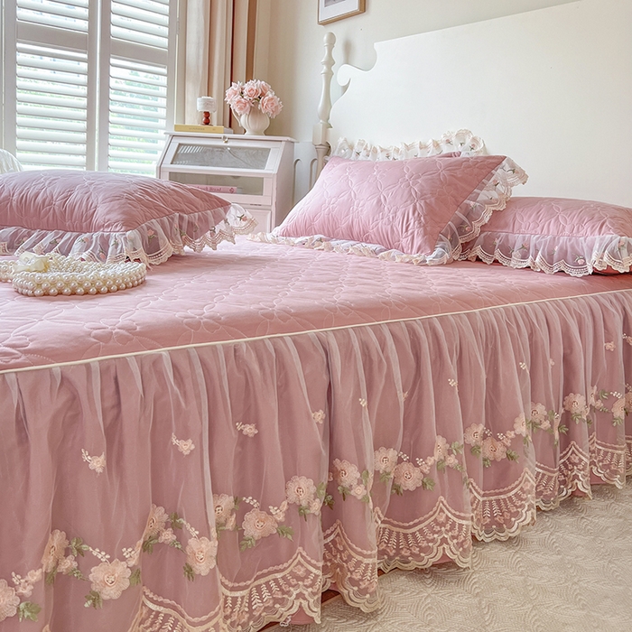 91家纺网 家纺一手货源 找家纺 网红馆 2025新款蕾丝花边全棉床裙晨暮花间系列 绯红