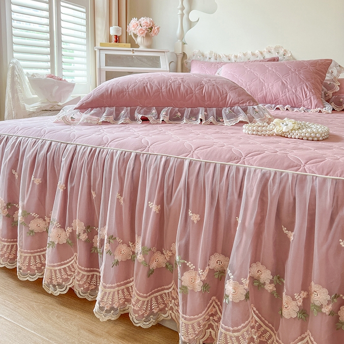 91家纺网 家纺一手货源 找家纺 网红馆 2025新款蕾丝花边全棉床裙晨暮花间系列 绯红