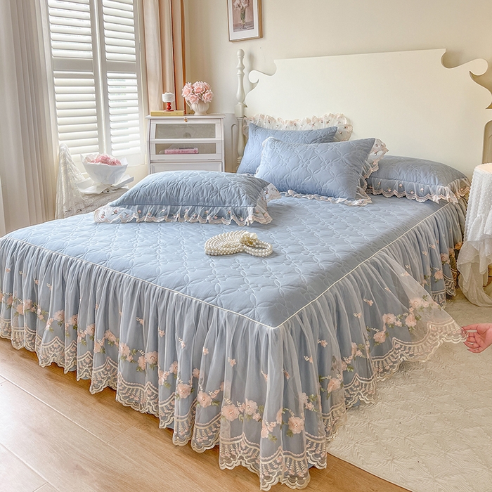 91家纺网 家纺一手货源 找家纺 网红馆 2025新款蕾丝花边全棉床裙晨暮花间系列 雾蓝