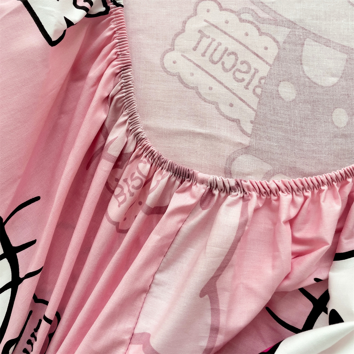 91家纺网 家纺一手货源 找家纺 名兮家居 2025新款全棉纯棉13372经典奥特曼-三丽鸥成人床床笠单件单床笠【含防伪标】 爱心kt