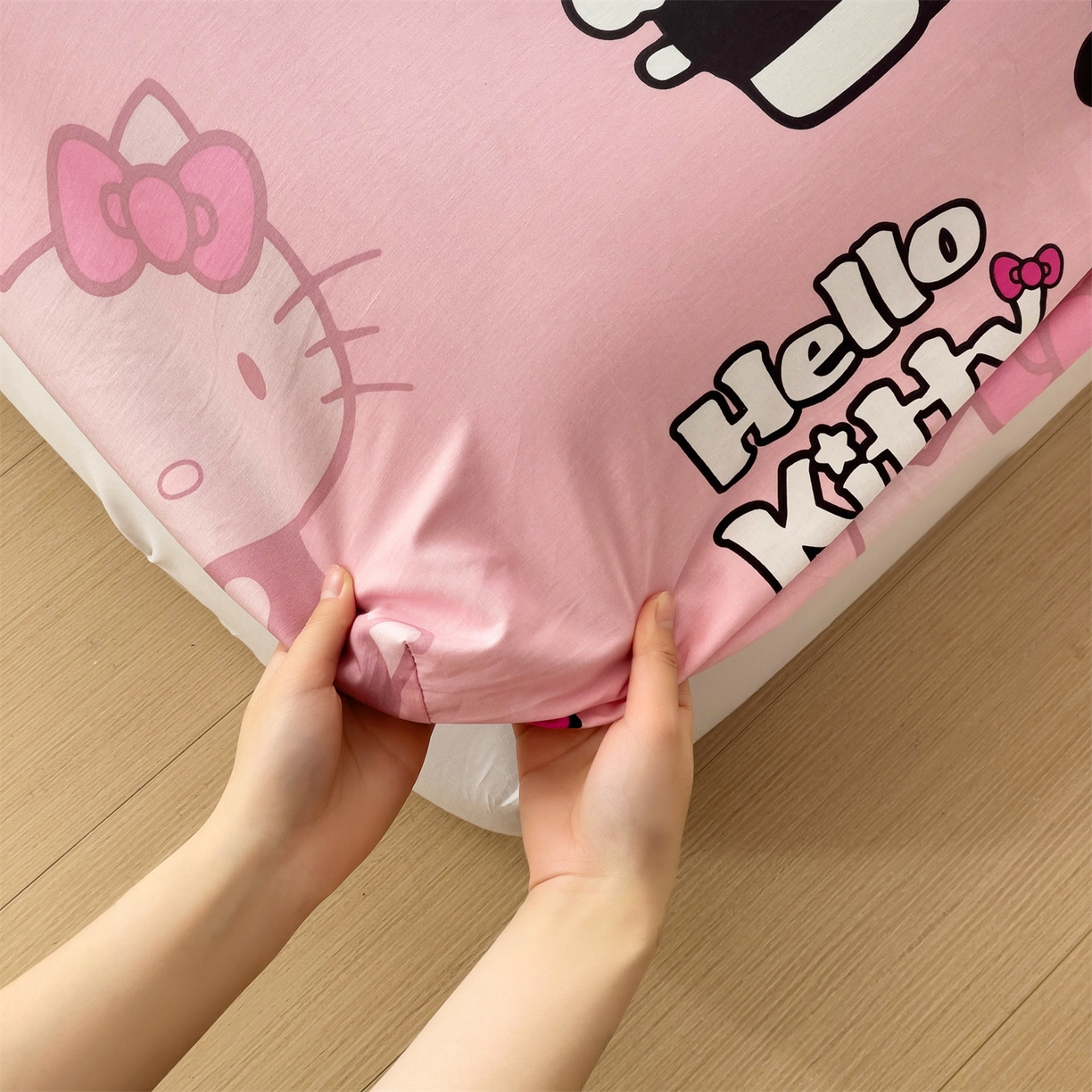 91家纺网 家纺一手货源 找家纺 名兮家居 2025新款全棉纯棉13372经典奥特曼-三丽鸥成人床床笠单件单床笠【含防伪标】 爱心kt