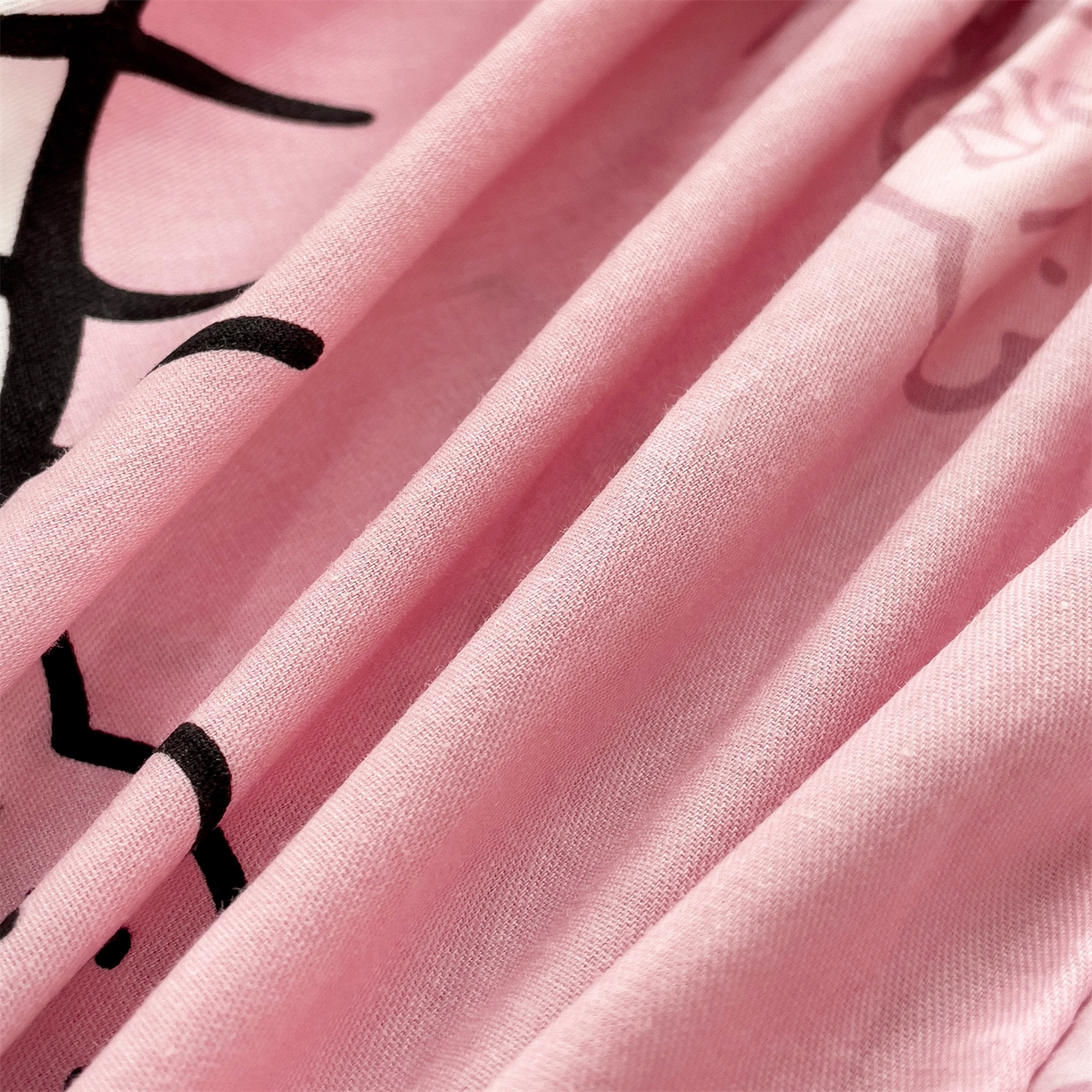 91家纺网 家纺一手货源 找家纺 名兮家居 2025新款全棉纯棉13372经典奥特曼-三丽鸥成人床床笠单件单床笠【含防伪标】 爱心kt