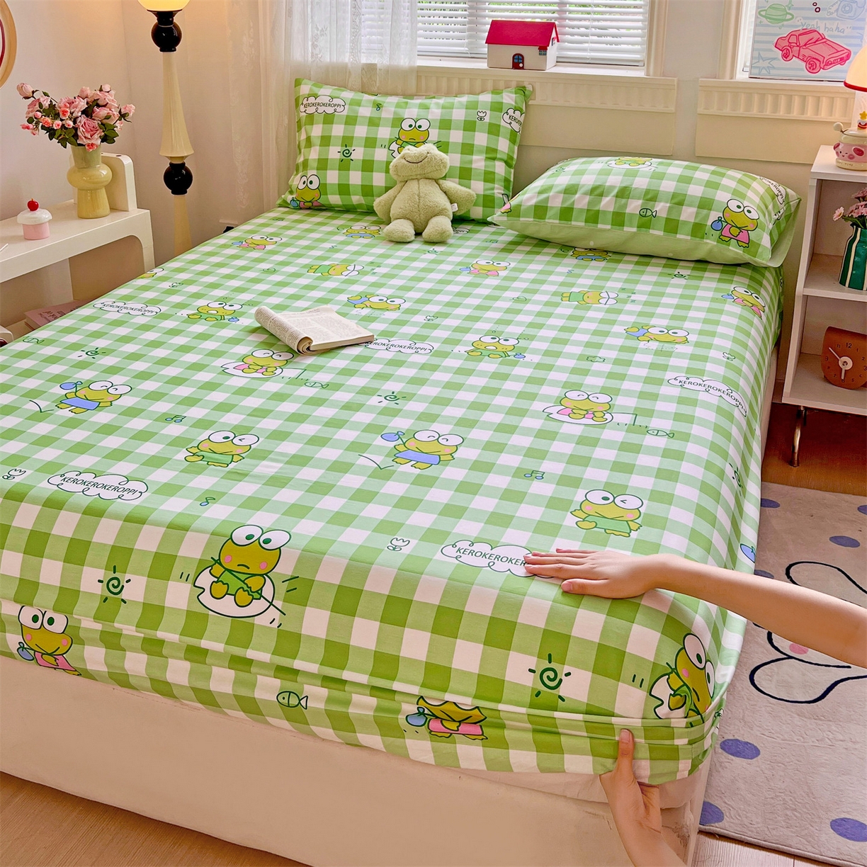91家纺网 家纺一手货源 找家纺 名兮家居 2025新款全棉纯棉13372经典奥特曼-三丽鸥成人床床笠单件单床笠【含防伪标】 格子大眼蛙