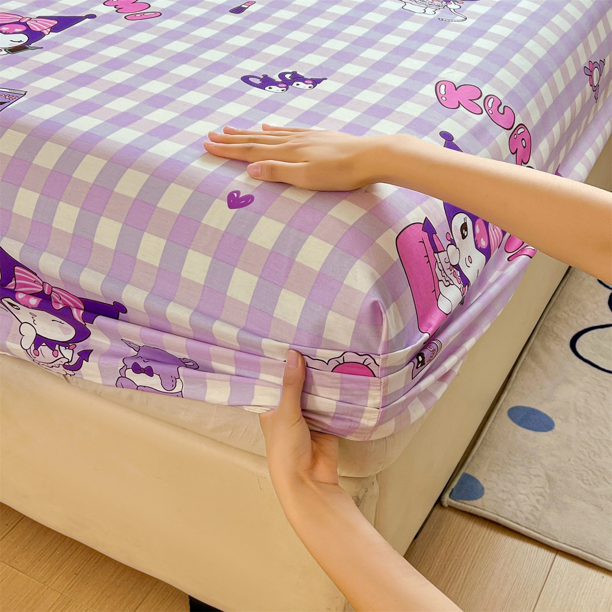 91家纺网 家纺一手货源 找家纺 名兮家居 2025新款全棉纯棉13372经典奥特曼-三丽鸥成人床床笠单件单床笠【含防伪标】 格子库洛米