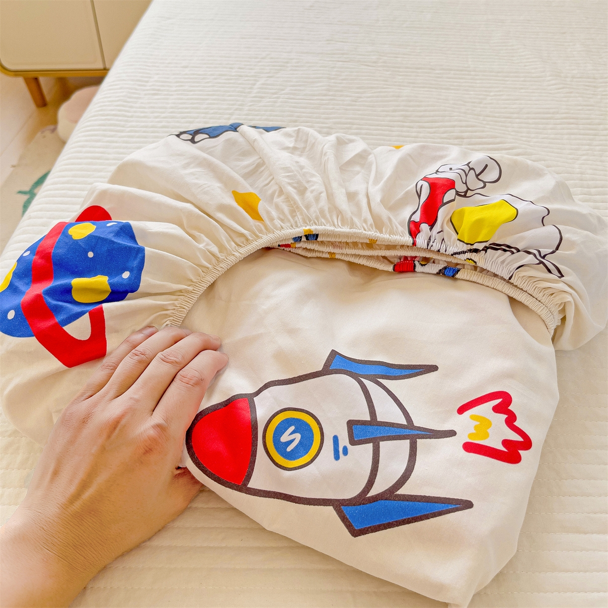 91家纺网 家纺一手货源 找家纺 名兮家居 2025新款全棉纯棉13372经典奥特曼-三丽鸥成人床床笠单件单床笠【含防伪标】 咸蛋超人