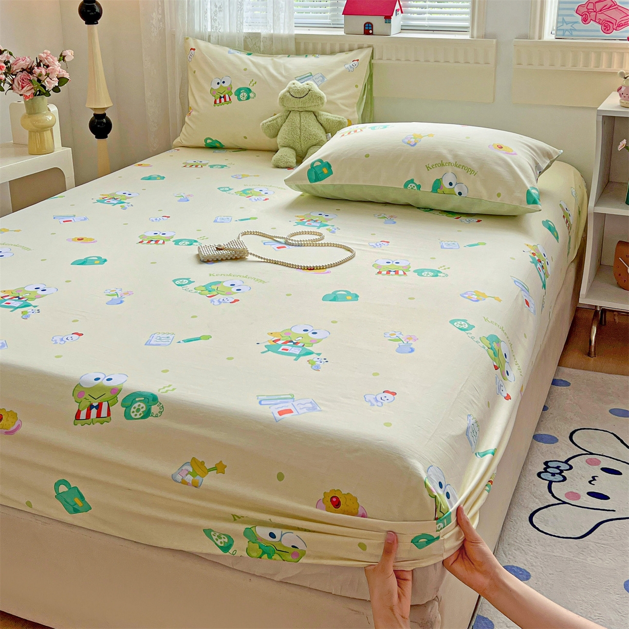 91家纺网 家纺一手货源 找家纺 名兮家居 2025新款全棉纯棉13372经典奥特曼-三丽鸥成人床床笠单件单床笠【含防伪标】 悠闲大眼蛙