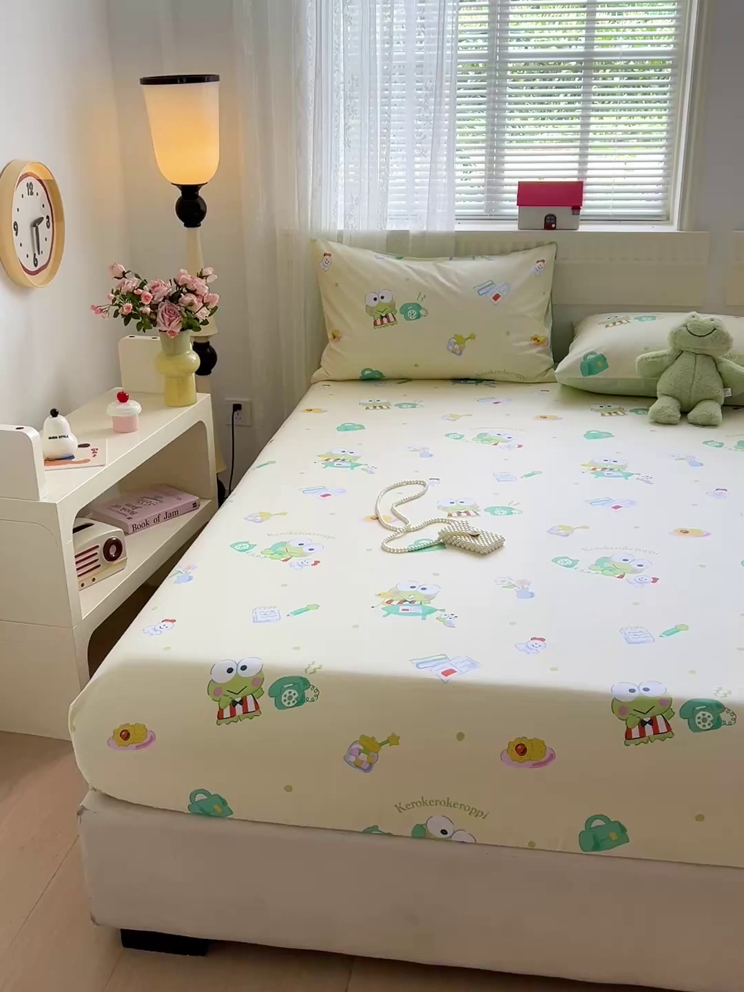 91家纺网 家纺一手货源 找家纺 名兮家居 2025新款全棉纯棉13372经典奥特曼-三丽鸥成人床床笠单件单床笠【含防伪标】 悠闲大眼蛙